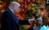 [ẢNH] Thích thú những hình ảnh hiếm gặp của Tổng thống Donald Trump trong lễ hội Halloween tại Nhà Trắng