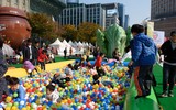 [ẢNH] Người Seoul làm 165 tấn Kimchi nhưng lại... không ăn