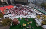 [ẢNH] Người Seoul làm 165 tấn Kimchi nhưng lại... không ăn