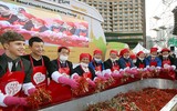 [ẢNH] Người Seoul làm 165 tấn Kimchi nhưng lại... không ăn