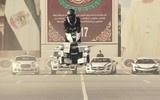 [ẢNH] Cảnh sát Dubai cưỡi xe máy bay như trong phim viễn tưởng