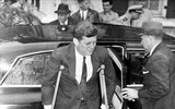 [ẢNH] Những bức ảnh quý tưởng nhớ Tổng thống John F. Kennedy sau vụ ám sát chấn động 55 năm trước
