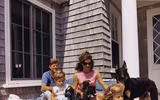 [ẢNH] Những bức ảnh quý tưởng nhớ Tổng thống John F. Kennedy sau vụ ám sát chấn động 55 năm trước