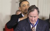 [ẢNH] Những hình ảnh quý giá về Tổng thống George Bush trước khi ra đi ở tuổi 94