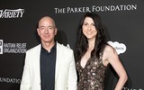 Chặng đường trở thành tỉ phú giàu nhất thế giới của ông Jeff Bezos