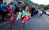 [ẢNH] Hành trình gian khổ của đoàn người di cư Honduras đang đổ về biên giới với Mỹ