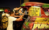 [ẢNH] Khai tử xe buýt nhỏ jeepney 