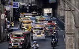 [ẢNH] Khai tử xe buýt nhỏ jeepney 