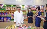 [ẢNH] Chủ tịch Kim Jong-un thị sát các cơ sở kinh tế của Triều Tiên