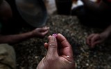 [ẢNH] Liều mạng mưu sinh ở các mỏ khai thác đá ruby Myanmar