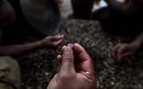 [ẢNH] Liều mạng mưu sinh ở các mỏ khai thác đá ruby Myanmar