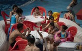 [ẢNH] Thú vị cách giải nhiệt mùa hè của người dân Bình Nhưỡng