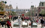 [ẢNH] Ảnh hiếm về lễ khai trương Công viên giải trí Disneyland tại Mỹ năm 1955