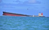 [ẢNH] Tình trạng khẩn cấp ở Mauritius sau sự cố tràn dầu
