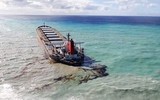 [ẢNH] Tình trạng khẩn cấp ở Mauritius sau sự cố tràn dầu