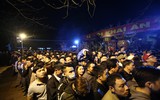 Không ngại chen chúc, biển người dự lễ khai ấn đền Trần 2018