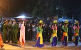 Không ngại chen chúc, biển người dự lễ khai ấn đền Trần 2018