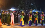 Không ngại chen chúc, biển người dự lễ khai ấn đền Trần 2018