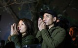 Không ngại chen chúc, biển người dự lễ khai ấn đền Trần 2018