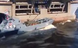 [ẢNH] Sự cố hy hữu trong lễ duyệt binh của Hải quân Nga