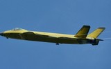 [ẢNH] J-20 Trung Quốc bất ngờ vươn lên vị trí tiêm kích tàng hình nhanh nhất thế giới