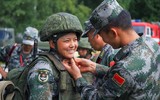 [ẢNH] Nữ chiến sĩ quân y Việt Nam tranh tài tại nội dung Sơ cứu chiến trường