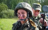 [ẢNH] Nữ chiến sĩ quân y Việt Nam tranh tài tại nội dung Sơ cứu chiến trường