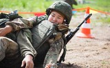 [ẢNH] Nữ chiến sĩ quân y Việt Nam tranh tài tại nội dung Sơ cứu chiến trường