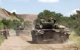 [ẢNH] Ly khai miền Đông Ukraine học tập chiến thuật sử dụng xe tăng của Syria