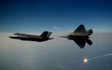 [ẢNH] Vì sao Mỹ lại che giấu kết quả đối kháng giữa F-22 và F-35?