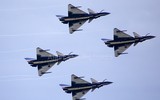 [ẢNH] Tiêm kích J-10 Trung Quốc bốc cháy tại Nga khi chưa kịp biểu diễn