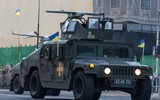 [ẢNH] Ukraine duyệt binh khoe sức mạnh quân sự không thua kém Nga