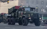 [ẢNH] Ukraine duyệt binh khoe sức mạnh quân sự không thua kém Nga