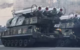 [ẢNH] Ukraine duyệt binh khoe sức mạnh quân sự không thua kém Nga