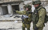 [ẢNH] Toan tính của Nga khi bất ngờ cho thủy quân lục chiến đổ bộ lên bờ biển Syria