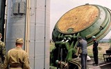 [ẢNH] Ukraine tái trang bị vũ khí hạt nhân khi Nga đưa tên lửa nhiệt hạch tới Crimea?