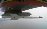 [ẢNH] Tiêm kích Su-30MK2 có thể trang bị tên lửa Astra?