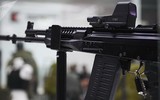 [ẢNH] Quân đội Ukraine sắp được trang bị súng 