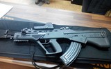 [ẢNH] Quân đội Ukraine sắp được trang bị súng 
