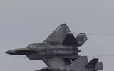 [ẢNH] Chuyên gia Nga chê F-22 không có khả năng đánh đất và 