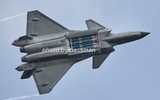 [ẢNH] Tiêm kích tàng hình J-20 lộ điểm yếu lớn khi khoe vũ khí