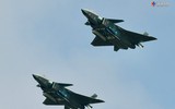 [ẢNH] Tiêm kích tàng hình J-20 lộ điểm yếu lớn khi khoe vũ khí