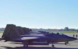 [ẢNH] Chuyên gia Nga chê F-22 không có khả năng đánh đất và 