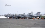 [ẢNH] Nghiêm trọng: 4 tiêm kích MiG-31 của Nga đồng loạt hạ cánh khẩn cấp, điều gì đã xảy ra?