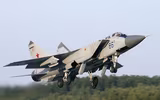 [ẢNH] Nghiêm trọng: 4 tiêm kích MiG-31 của Nga đồng loạt hạ cánh khẩn cấp, điều gì đã xảy ra?