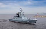 [ẢNH] Kinh ngạc khi chiến hạm Nga dùng tên lửa phòng không diệt mục tiêu... mặt nước