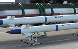 [ẢNH] Kinh ngạc khi chiến hạm Nga dùng tên lửa phòng không diệt mục tiêu... mặt nước