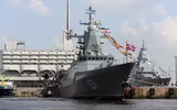 [ẢNH] Kinh ngạc khi chiến hạm Nga dùng tên lửa phòng không diệt mục tiêu... mặt nước