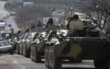 [ẢNH] Xe tăng Ukraine rầm rập tiến về cảng Mariupol khi căng thẳng gia tăng