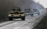 [ẢNH] Xe tăng Ukraine rầm rập tiến về cảng Mariupol khi căng thẳng gia tăng